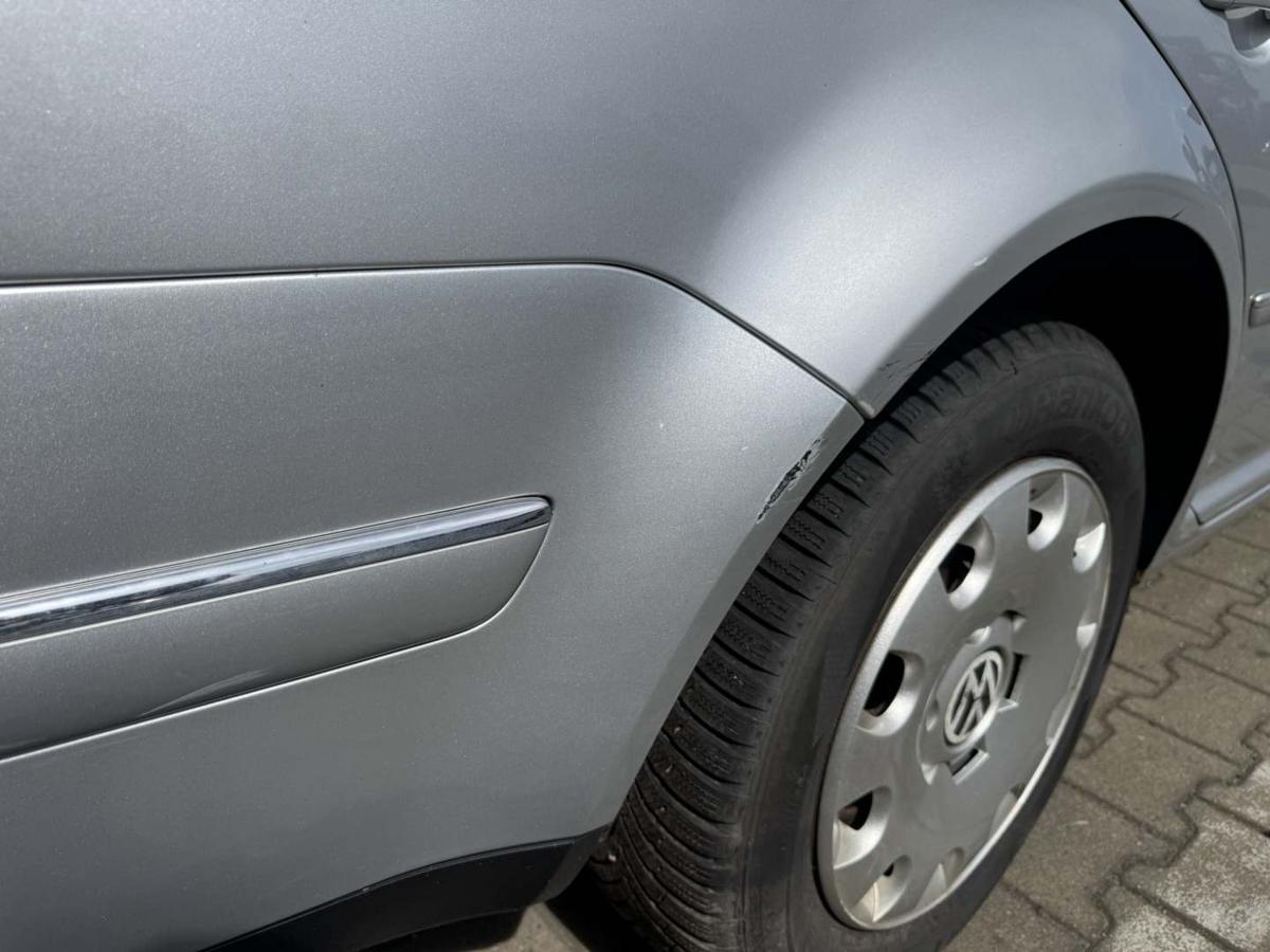 VW Bora original Sto&szlig;stange Stossf&auml;nger hinten LA7W Reflexsilber Limousine Bj.2002
